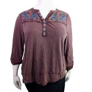 Women's Plus Size 1X Embroidered Distressed Shirt